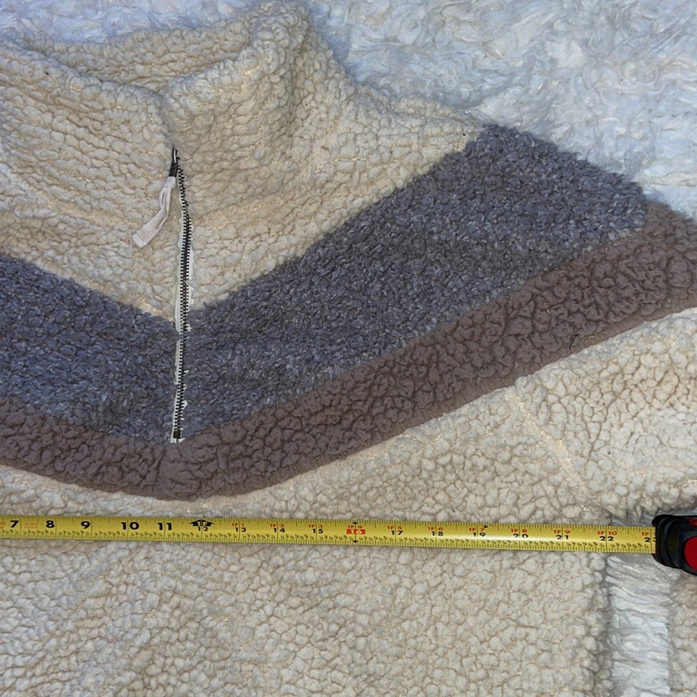 Thread & Supply 1/4 Zip Sherpa Jacket, Size L - Picture 3 of 11